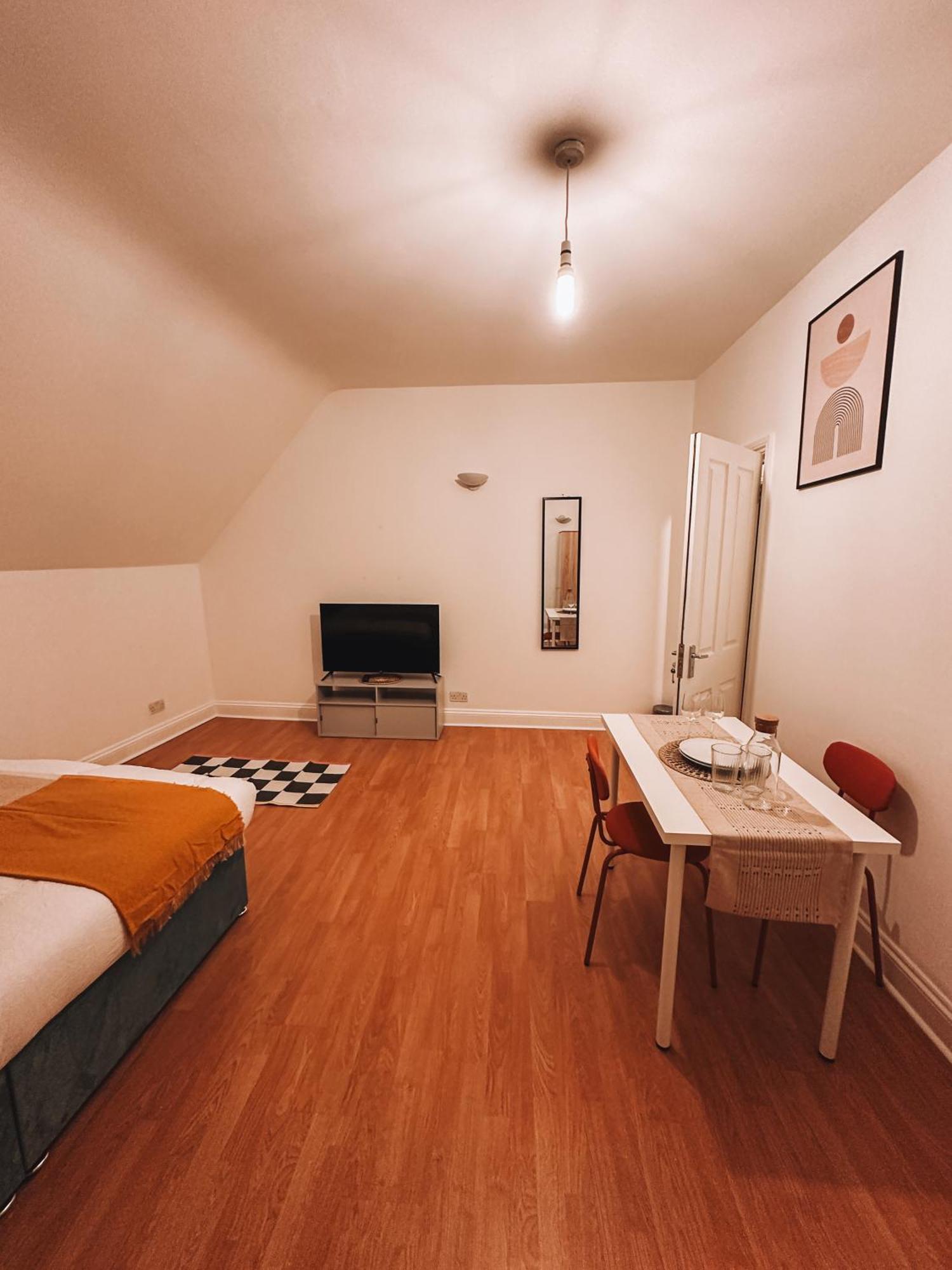 Spacious 3 Rooms In Tooting ลอนดอน ภายนอก รูปภาพ